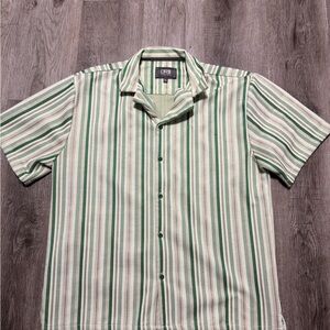 Men’s Boxy Short-Sleeve Button Up Shirt Green & White Striped Size Medium
